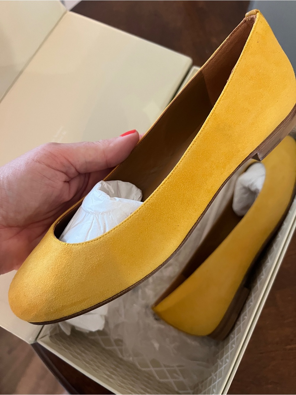 Margaux The Classic Flat Saffron Yellow Suede Ballet Flats Size 36 Narrow NIB